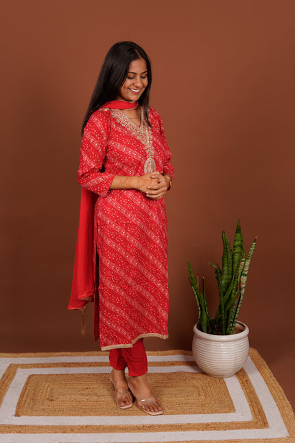 Zari Bandhani 3 Piece Suit