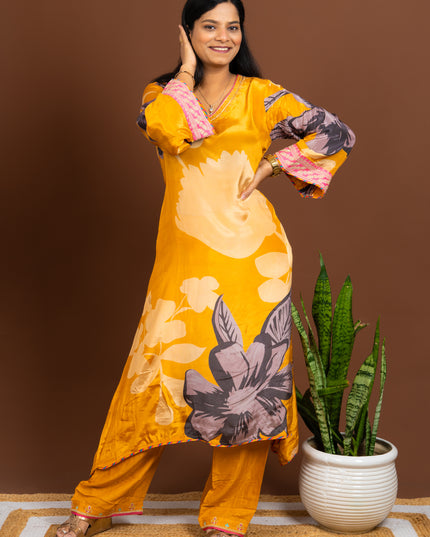 Haldi Abstract Bloom Set