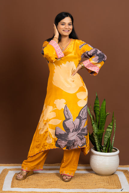 Haldi Abstract Bloom Set