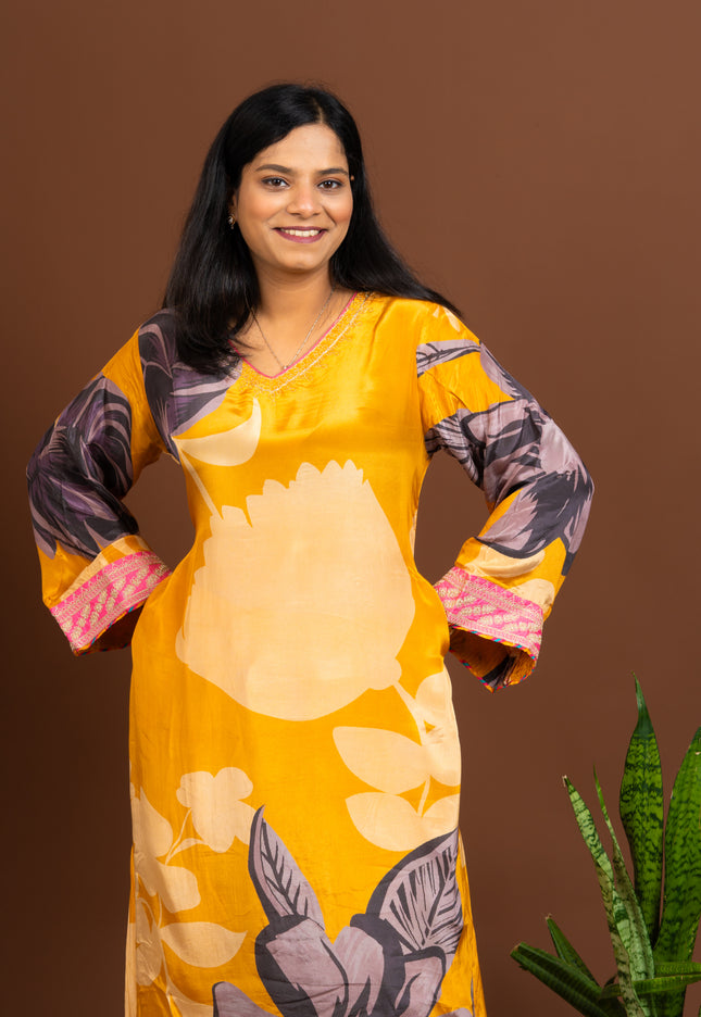 Haldi Abstract Bloom Set